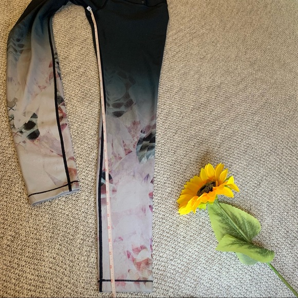 Calia by Carrie Underwood Radial Kaleidoscope Floral Leggings 🌸 - Picture 10 of 10